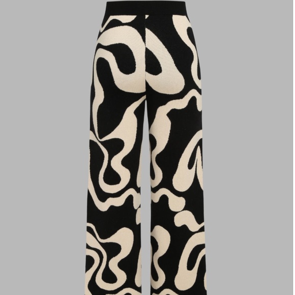 CIDER EVERYDAY ILLUSION SWEATER SET (SIZE M) - Picture 2 of 3